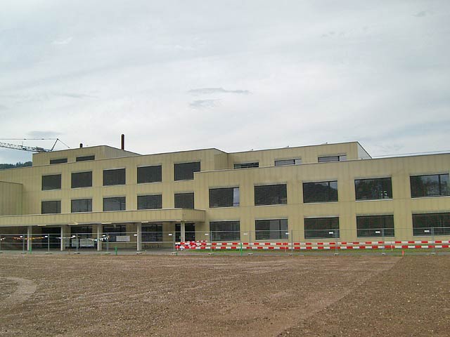 Wyden elementary school - wide facade